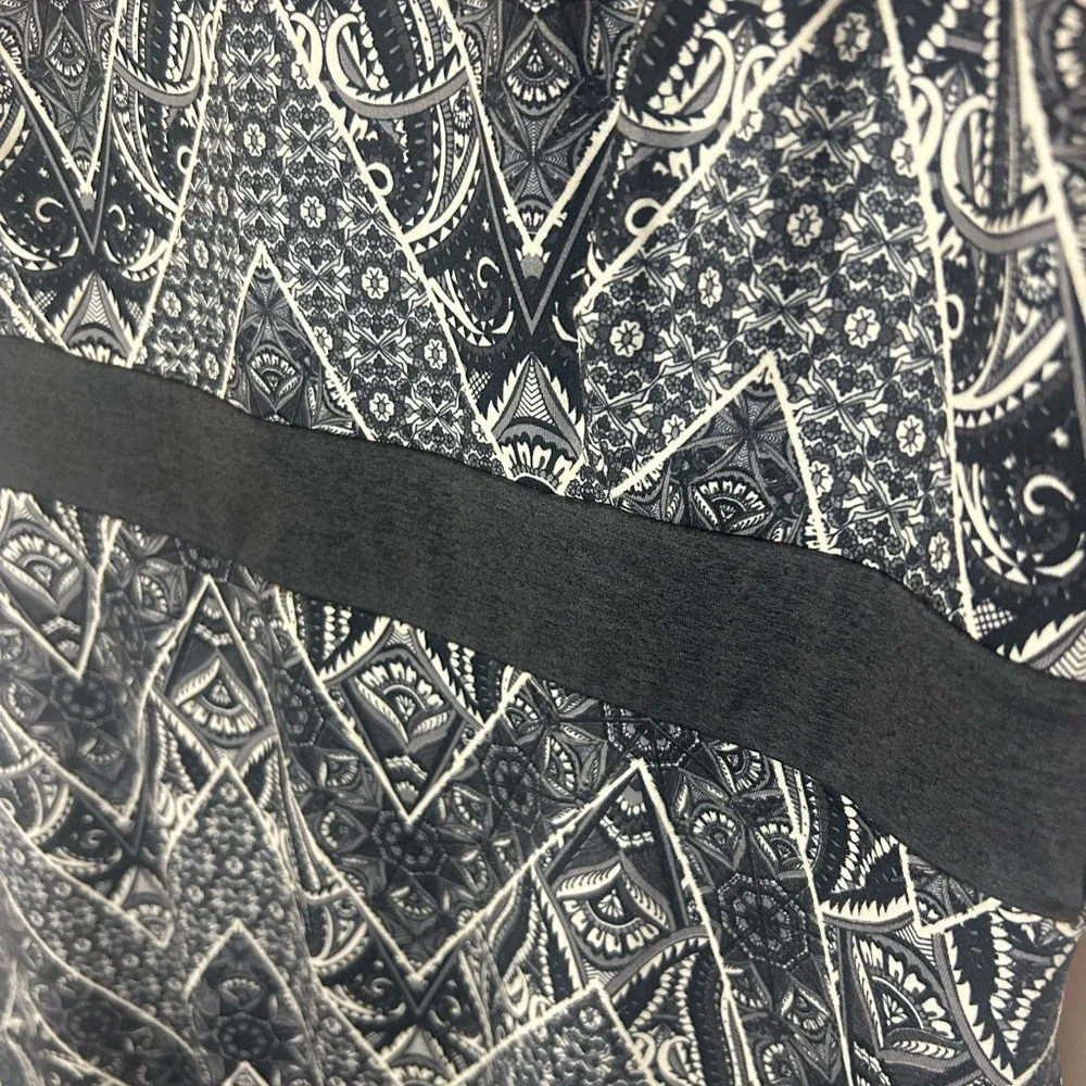 The North Face Activewear dress, Black/White/Grey, Size L, NEW, without tags - Picture 4 of 6